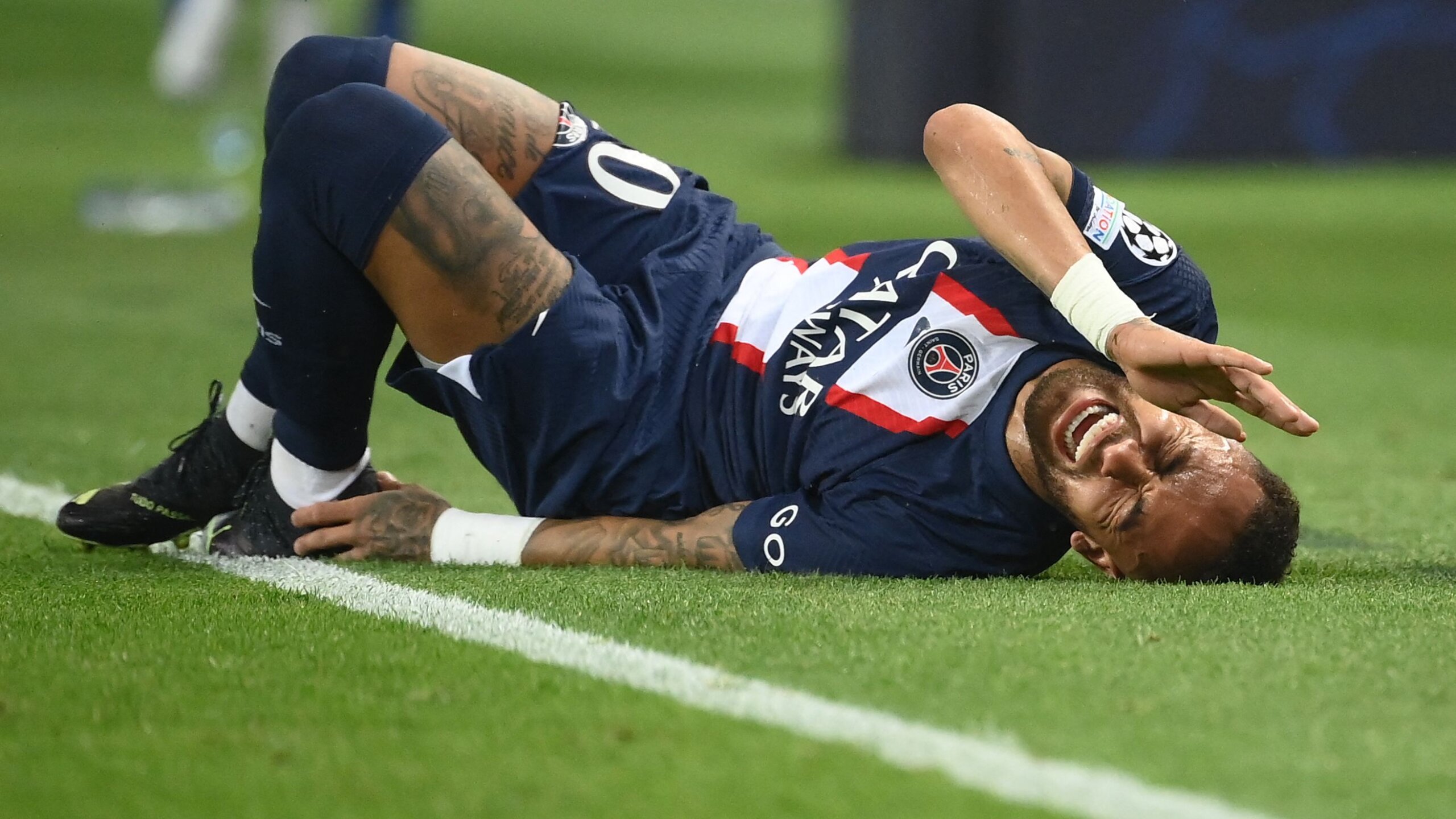 Neymar’s Diving Reputation: Ex-Referee Shares Candid Insights 2 GettyImages 1242994470 scaled