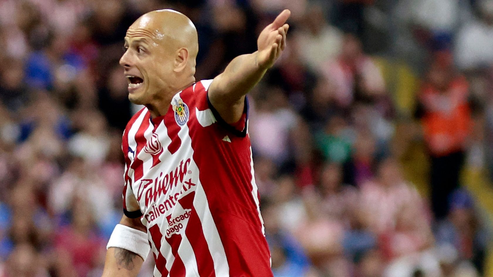 Chivas striker Javier 'Chicharito' Hernández fined, given warning as Mexican Football Federation launches investigation into sexist social media posts 2 GettyImages 2207042220