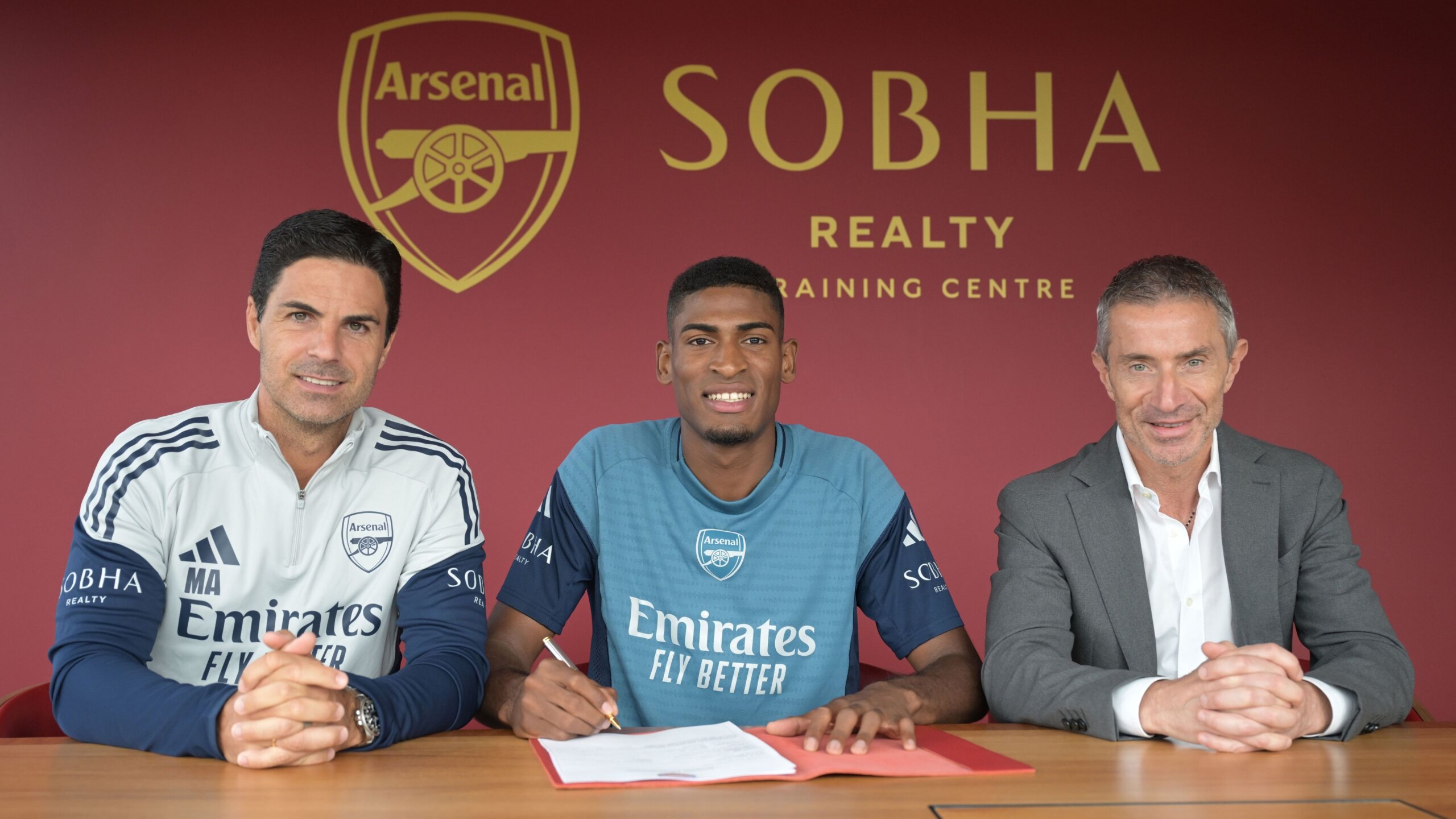 Arsenal confirm arrival of Valencia defender Cristhian Mosquera on long-term contract in €20m transfer 2 GettyImages 2226830047 scaled
