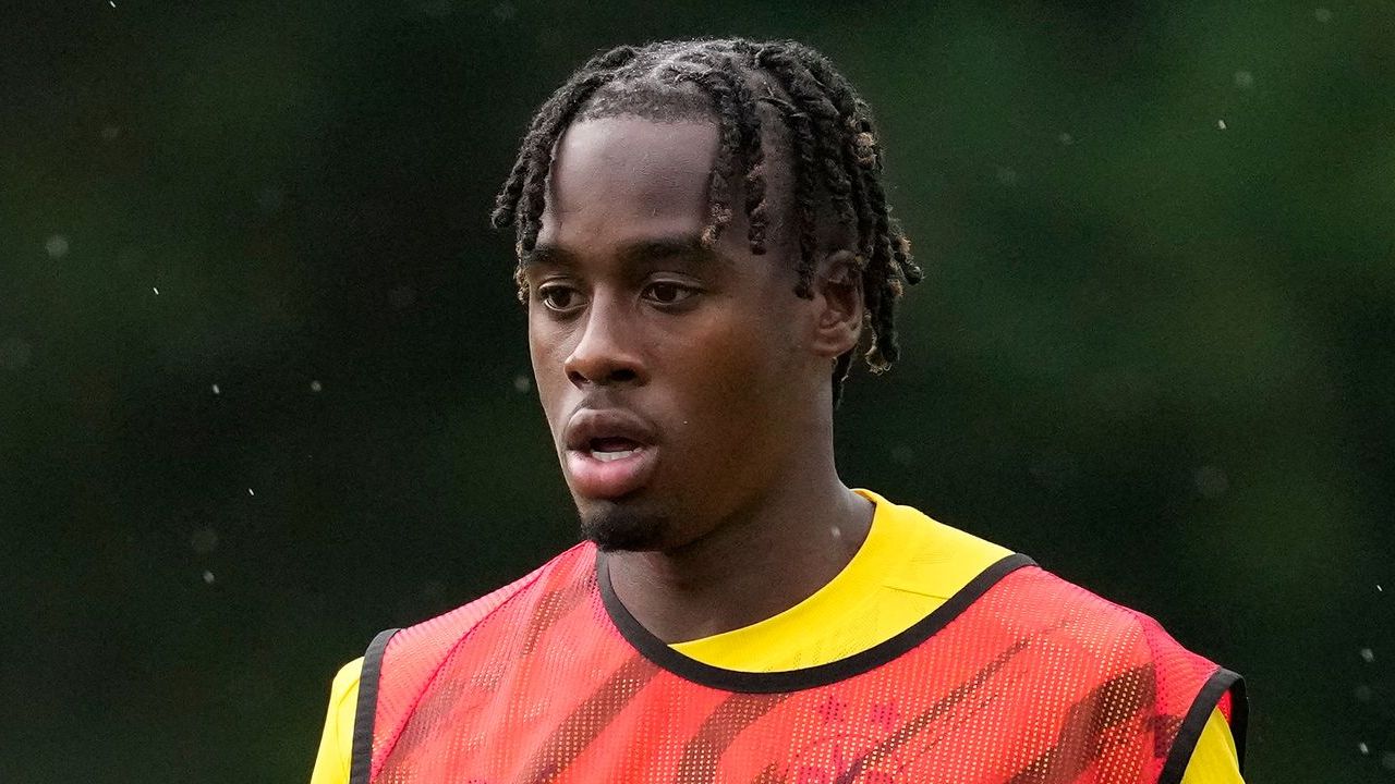 Chelsea Hand Jamie Gittens the Iconic No.11 Shirt for New Season 4 GettyImages 2164171737