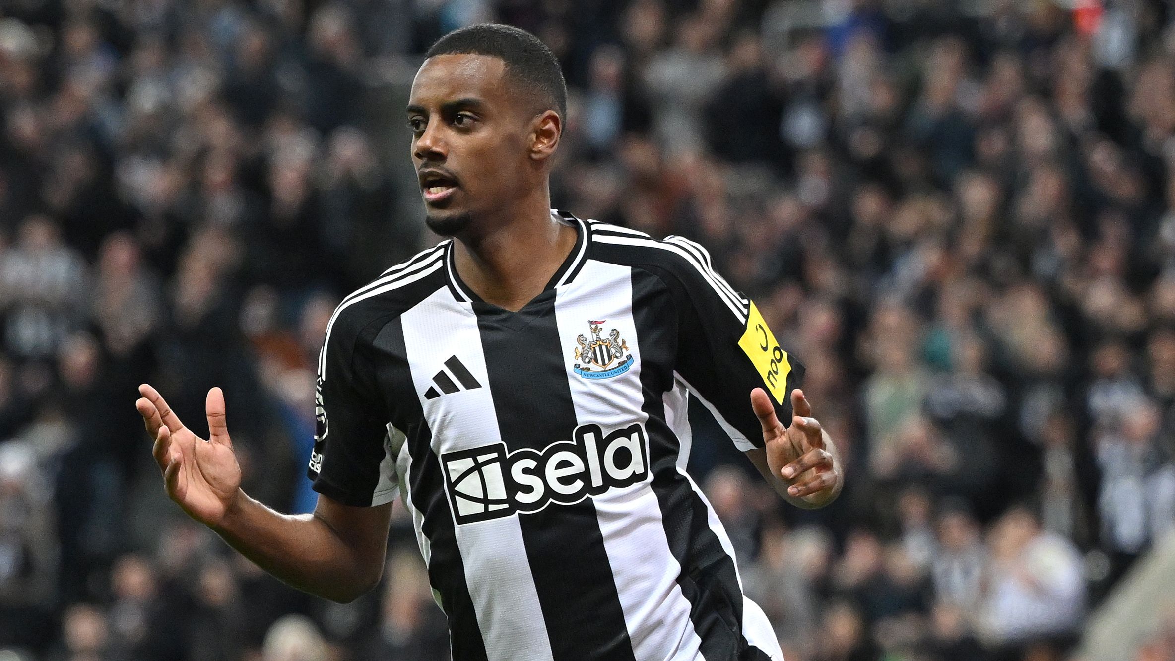 Alexander Isak Transfer: Carragher Backs Liverpool Move, Warns of Title Hurdles 10 GettyImages 2208203421