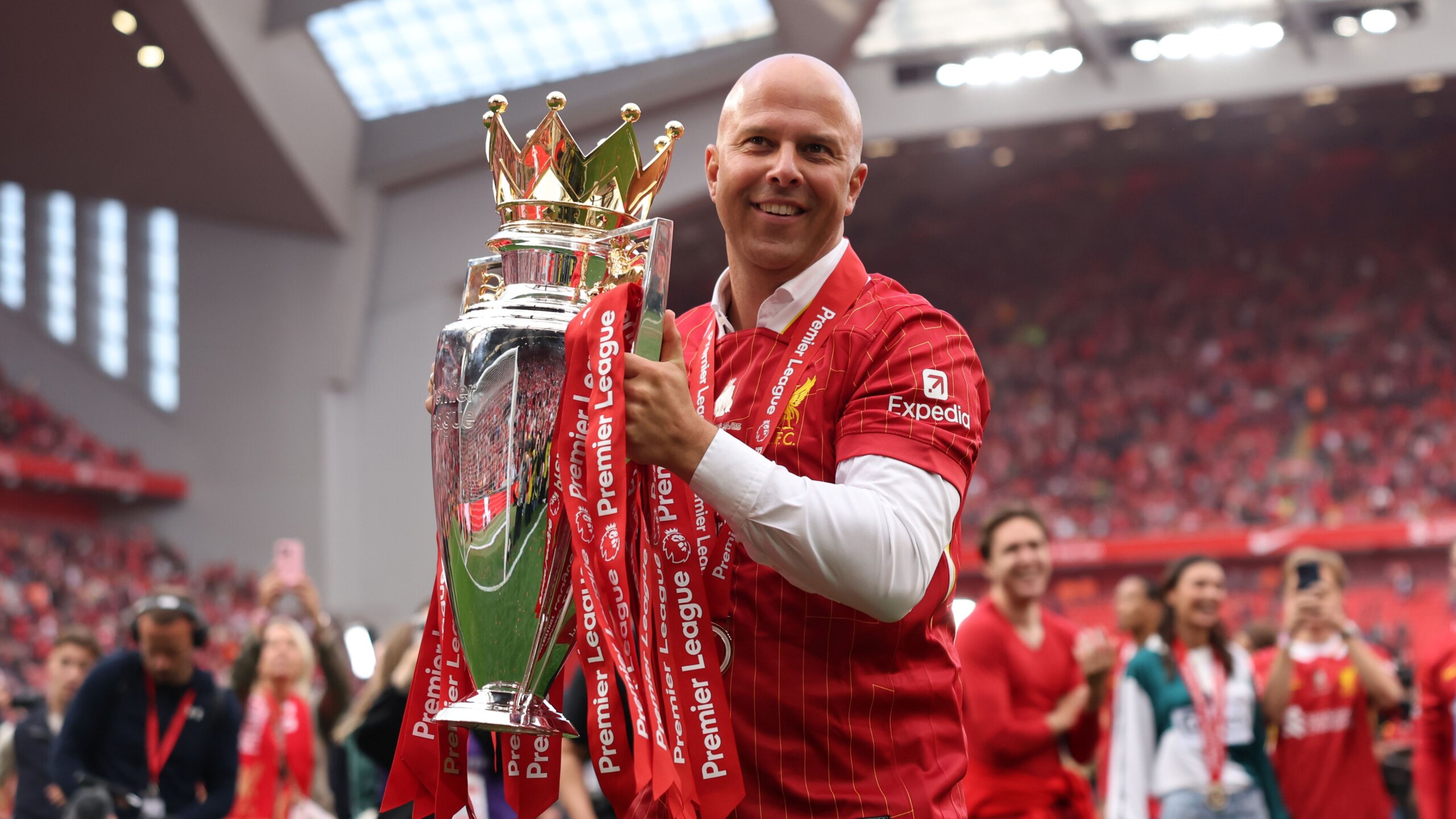 Liverpool Title Favourites: Arne Slot Backs Premier League Push 1 GettyImages 2217002456 scaled
