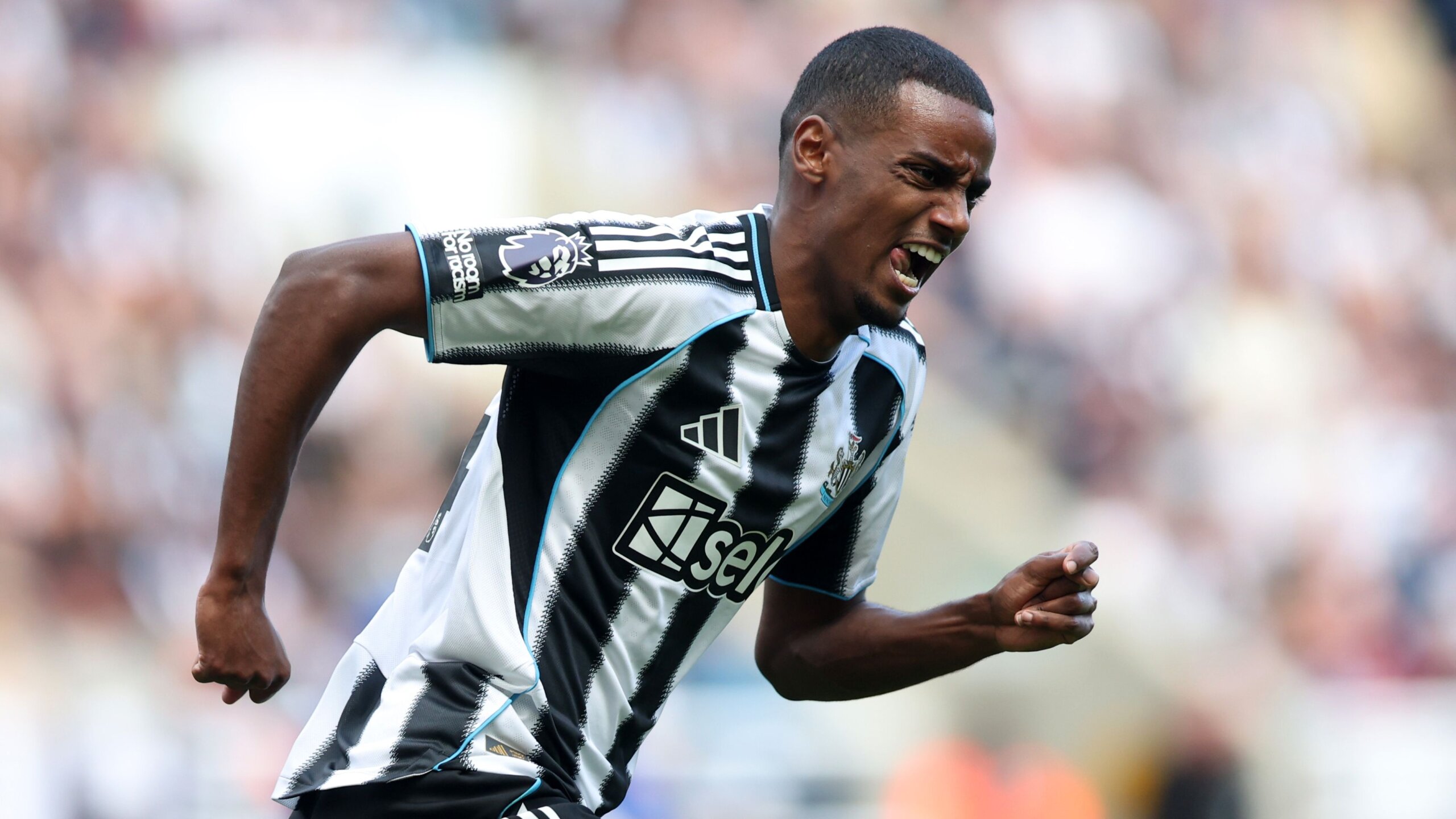 Alexander Isak Fitness Update: Sweden Boss Weighs In 7 GettyImages 2217023888 scaled