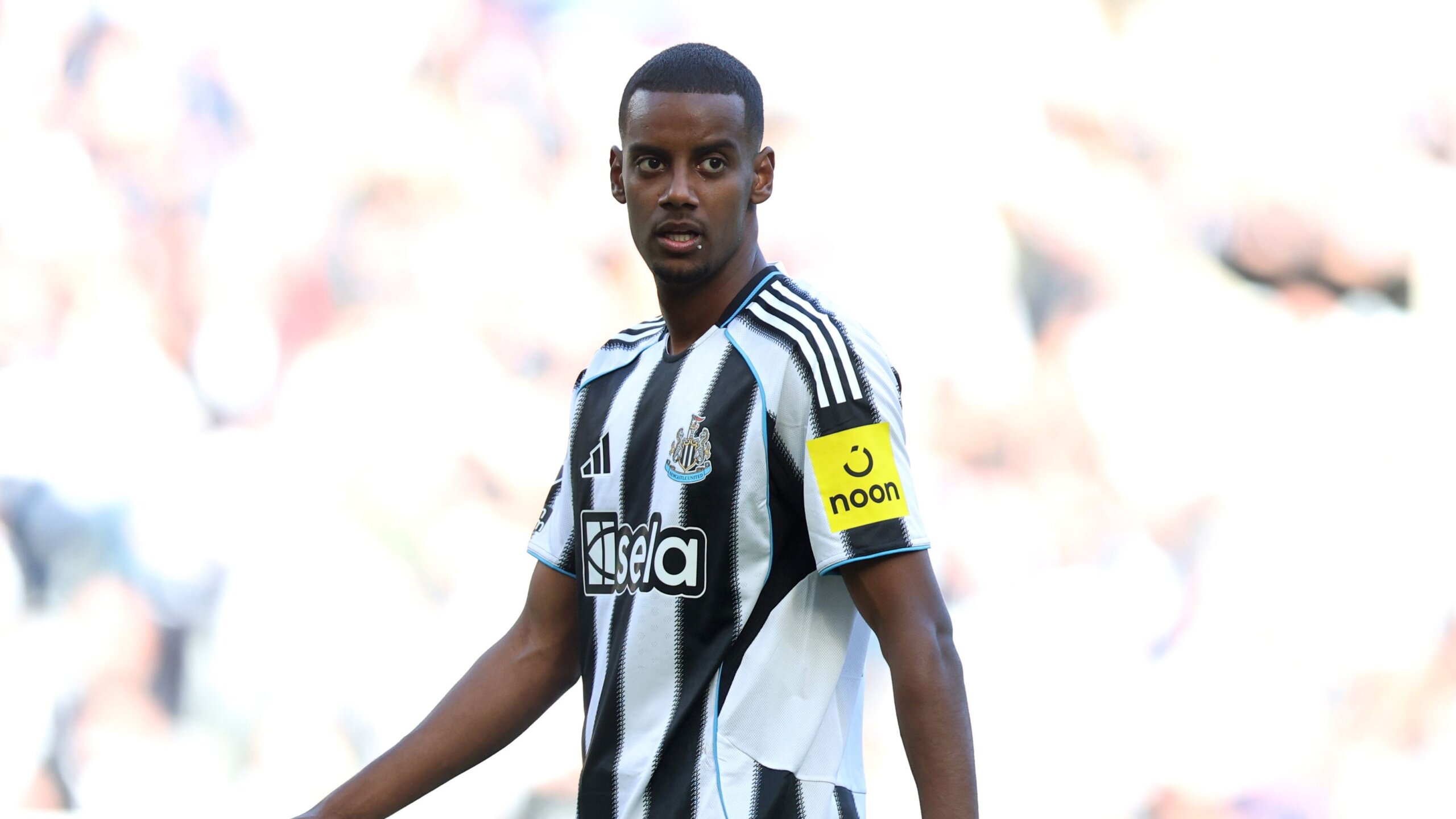 Alexander Isak Transfer Saga Draws Criticism from Ian Wright 4 GettyImages 2217090801 1 scaled