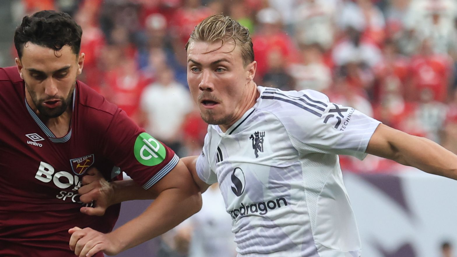 Rasmus Hojlund Exit Looms as Manchester United Eyes Sesko 5 GettyImages 2227413726