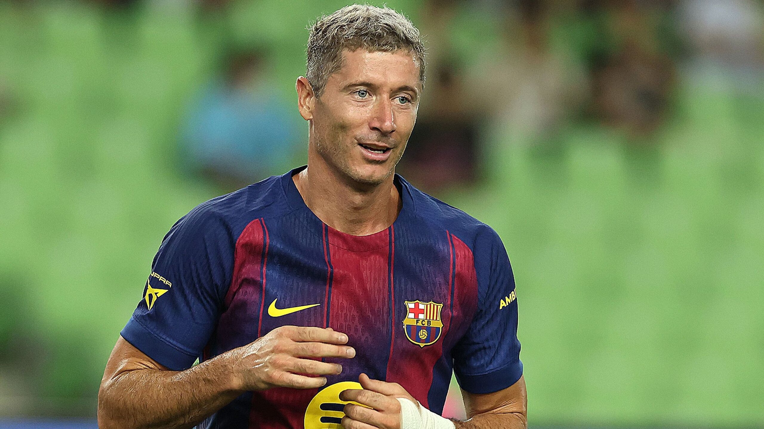 Lewandowski Returns to Barcelona Training Ahead of Levante Clash 7 GettyImages 2228474642 scaled