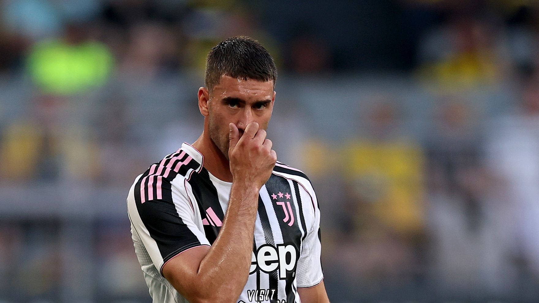 Vlahovic Faces Juventus Bench After Snubbing Transfer Offers 4 GettyImages 2229532718