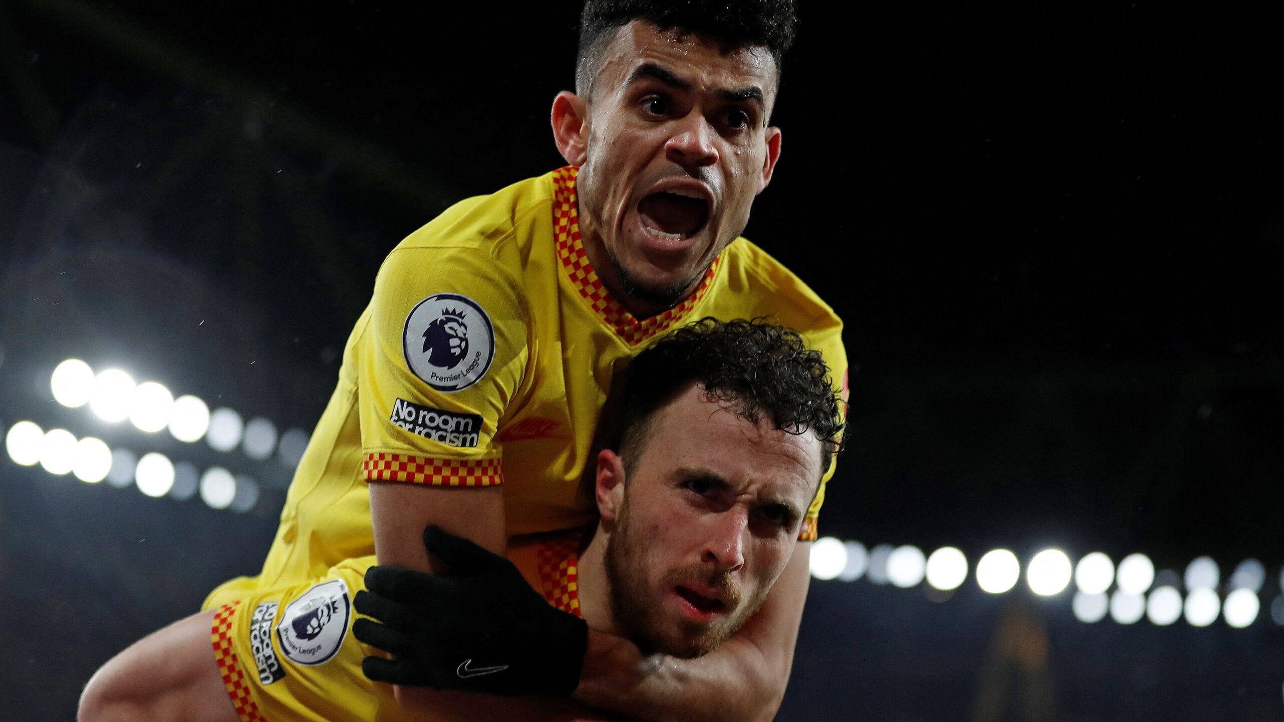 Luis Diaz Celebrates Diogo Jota With Custom PS5 Controller 7 GettyImages 1239244078 scaled