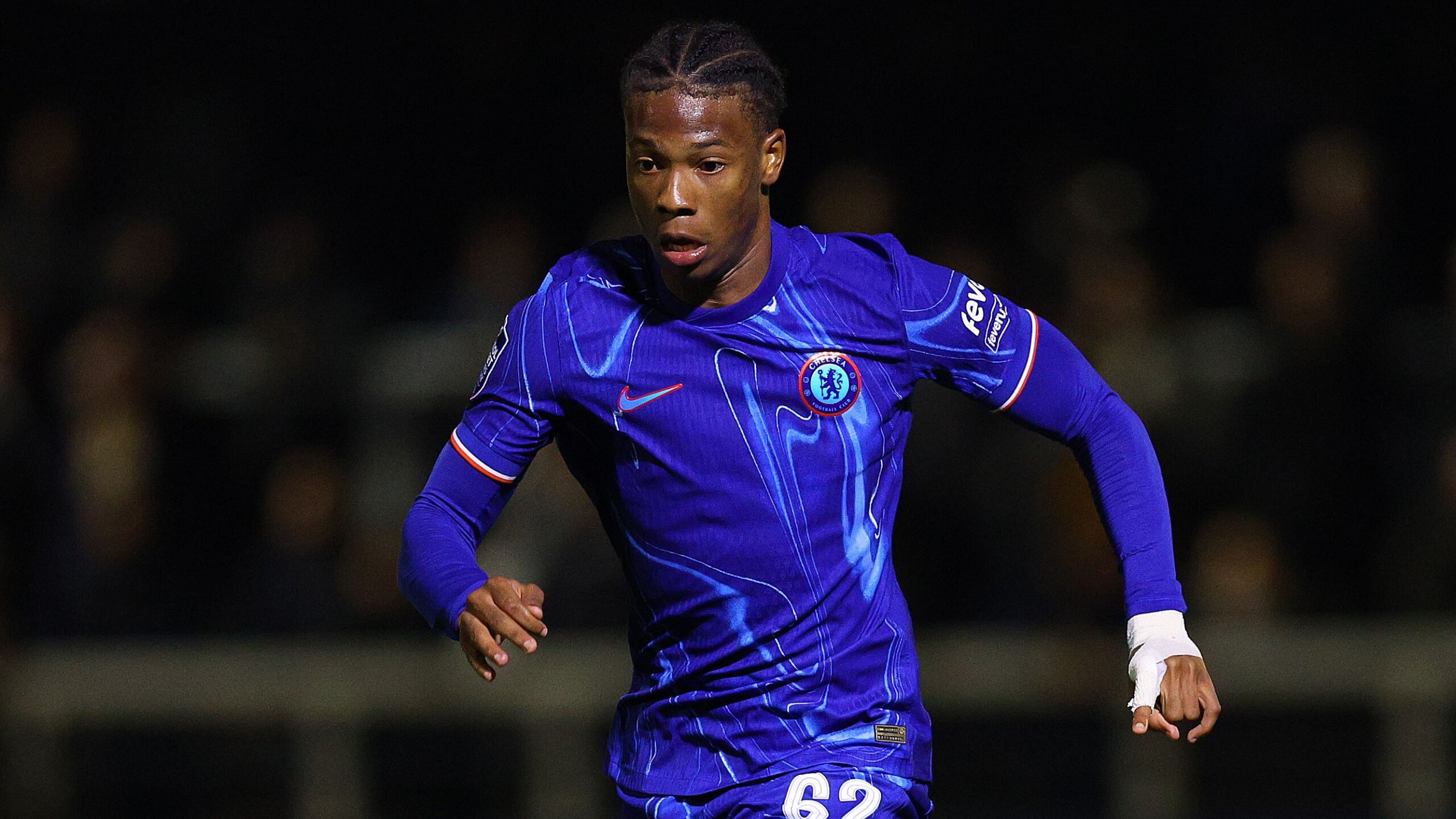 Chelsea Re-Sign Ishe Samuels-Smith in Rapid Transfer U-Turn 8 GettyImages 2174333421 scaled
