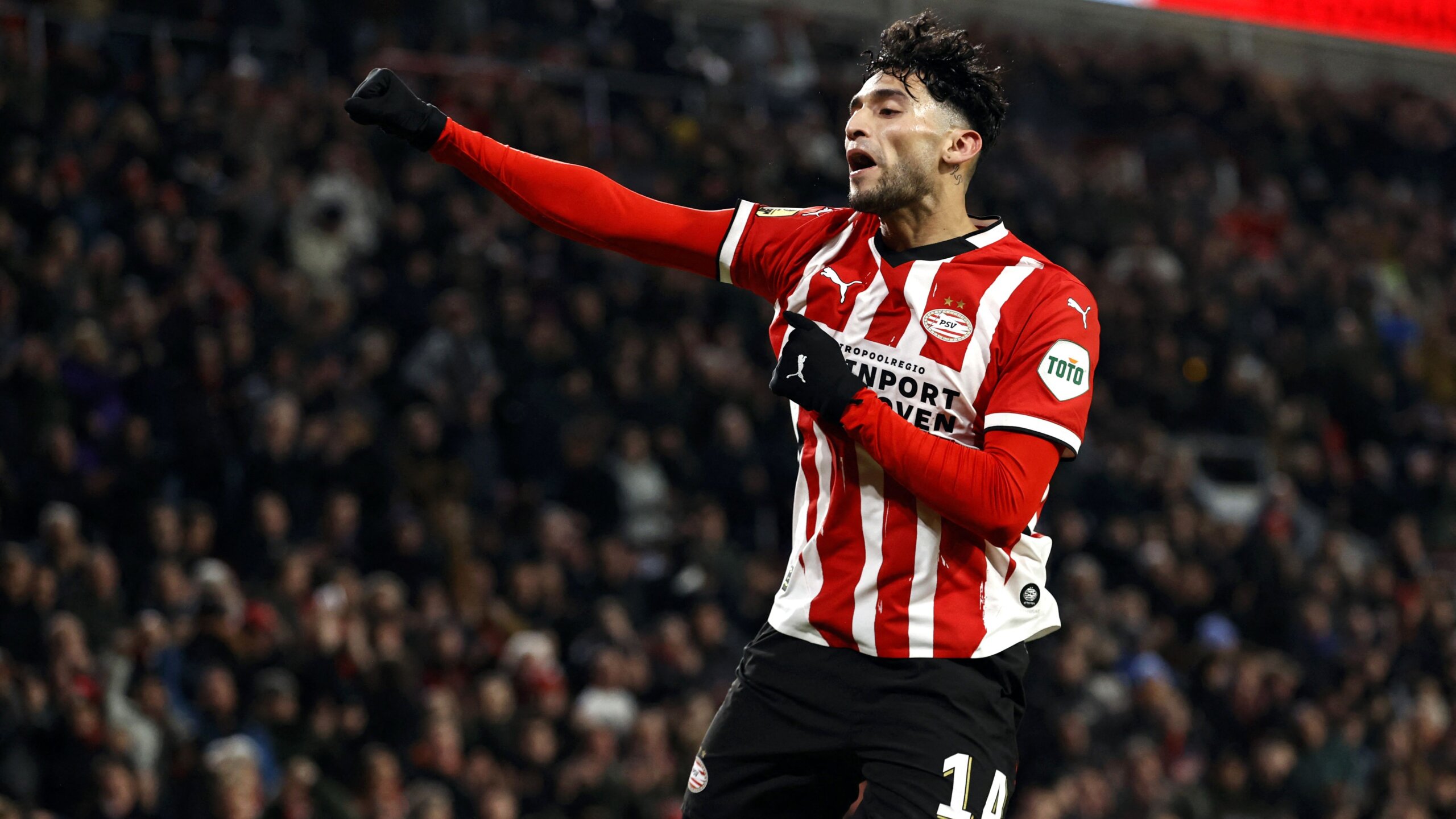 Ricardo Pepi Shines with Two Goals as PSV Triumphs over NEC 1 GettyImages 2187949160 scaled