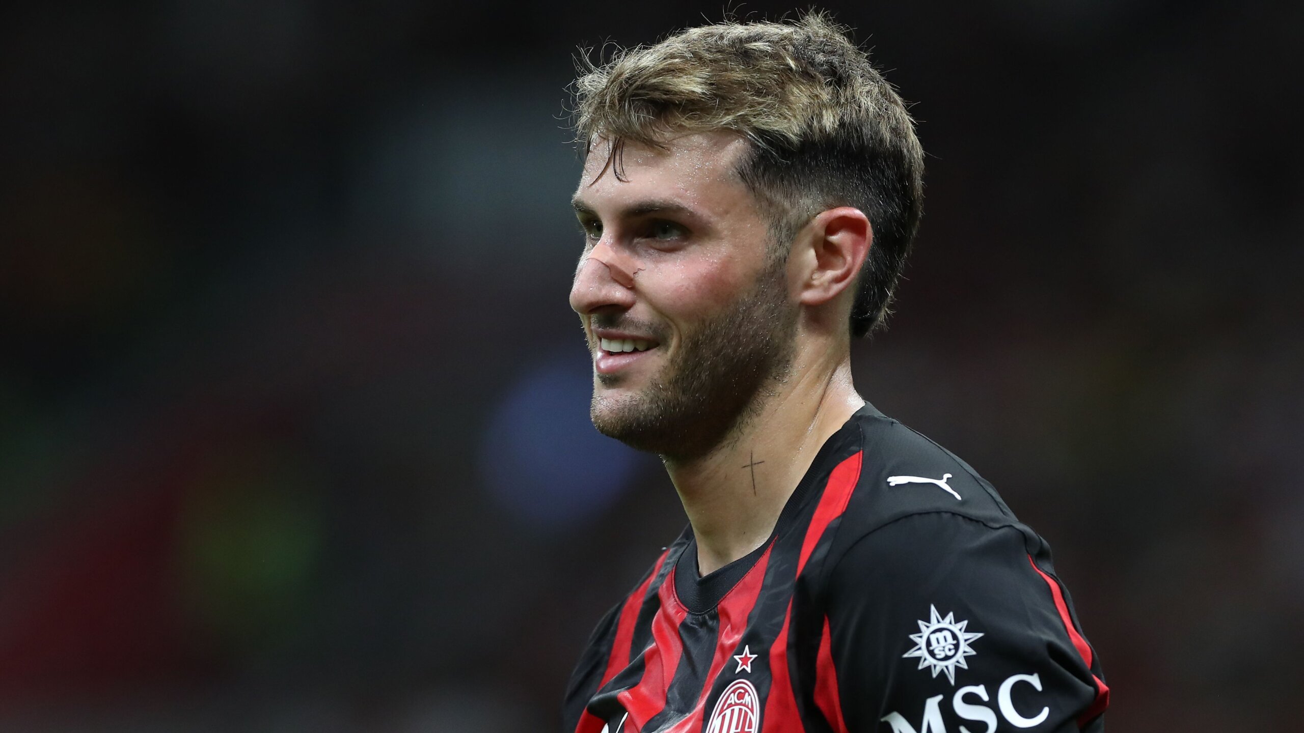 Santi Gimenez Rejects Roma Move to Stay at AC Milan 6 GettyImages 2230655069 scaled