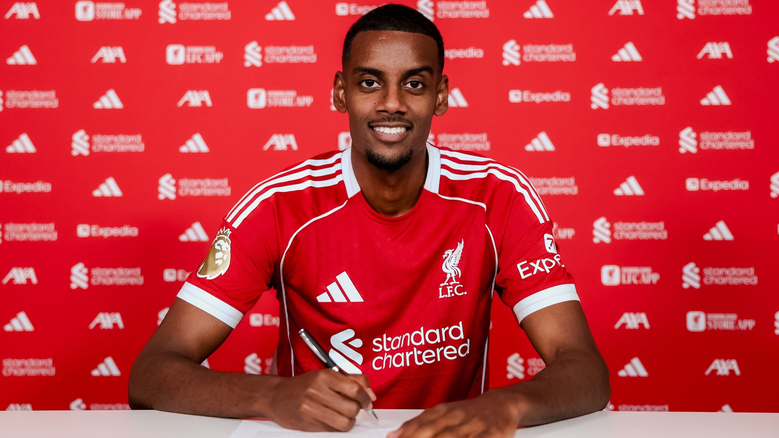 Premier League Summer Transfer Spending Hits Historic Heights 8 GettyImages 2233247839 3 scaled
