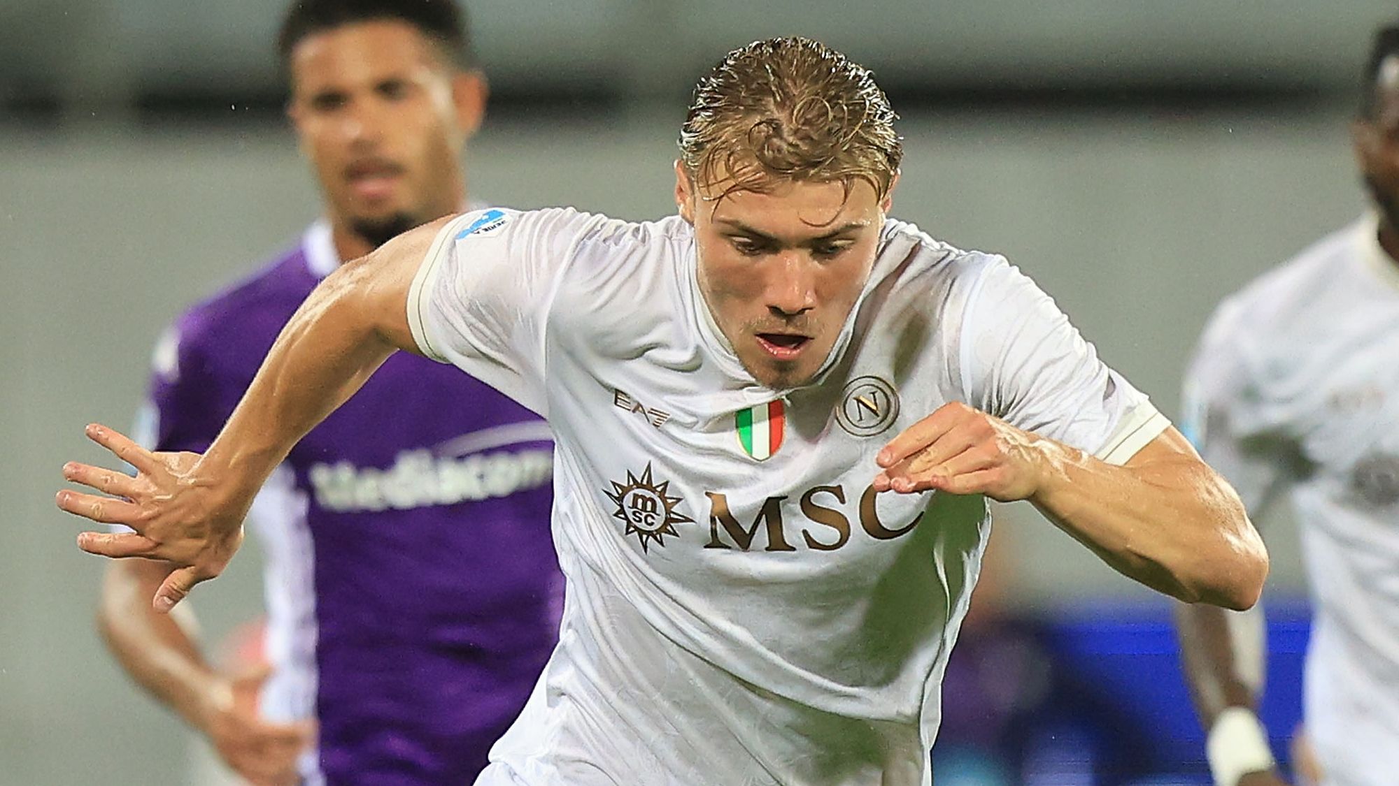 Hojlund Commits to Napoli Future, Eyes Lukaku Mentorship 3 GettyImages 2234664276