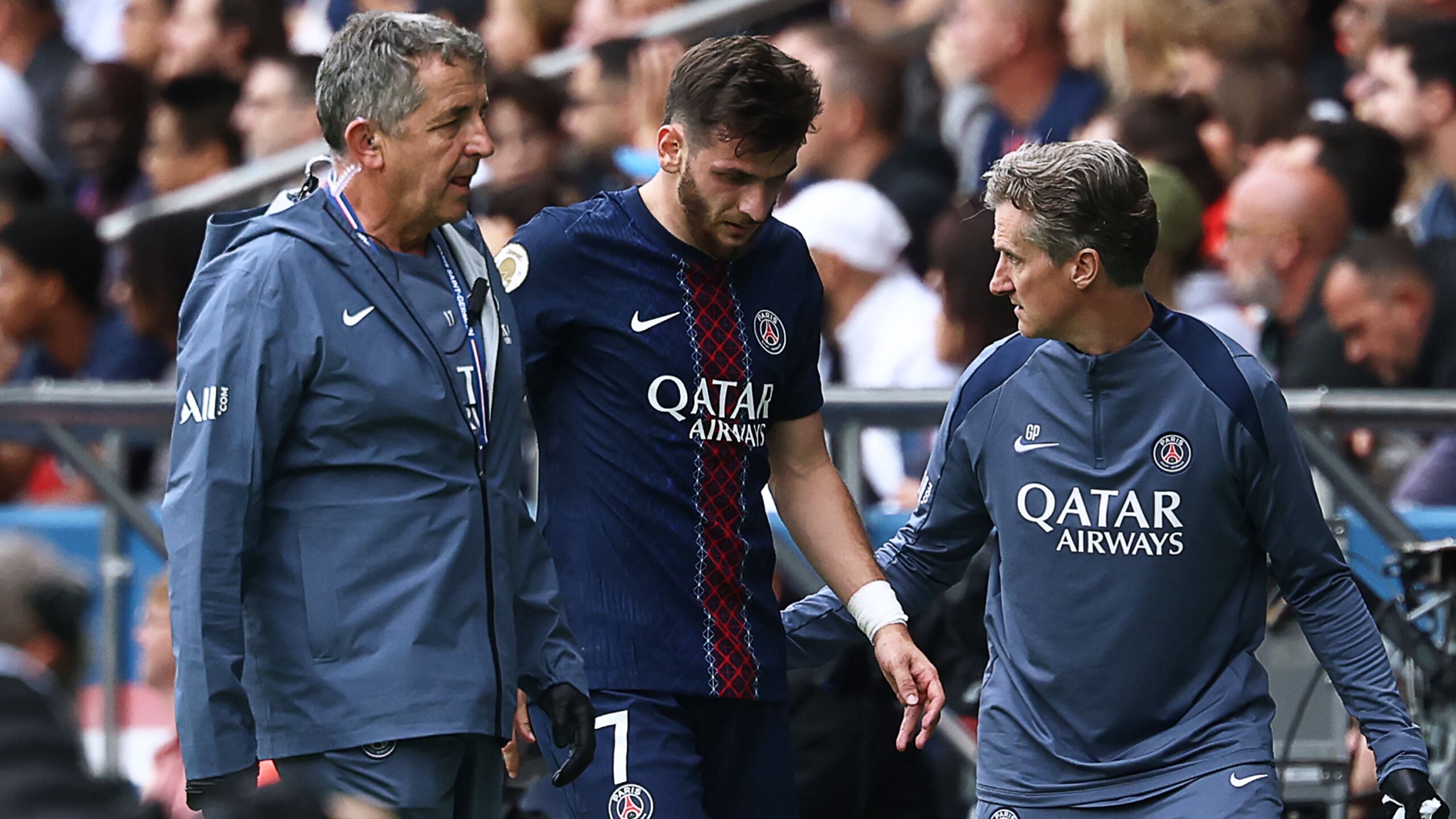 PSG Receive Key Injury Boost as Kvaratskhelia Cleared for Champions League 9 GettyImages 2234848649 scaled
