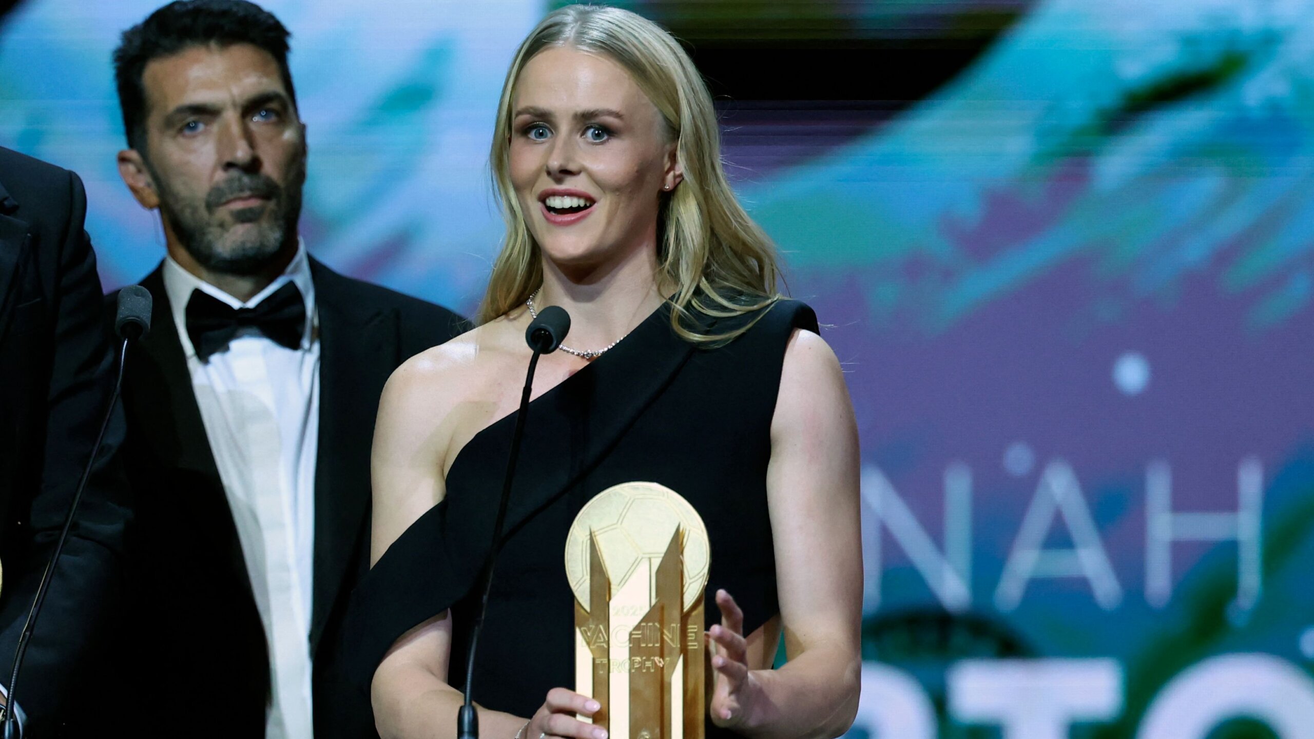 Hannah Hampton Crowned World's Best Goalkeeper After Historic Yashin Trophy Win 7 GettyImages 2236312484 scaled
