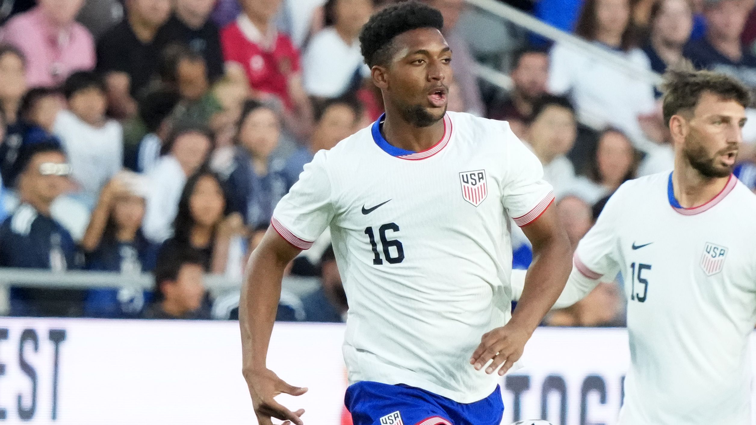 Soccer Juggling Showdown: USMNT’s Alex Freeman vs Texas Football’s Hero Kanu 5 GettyImages 2234695781