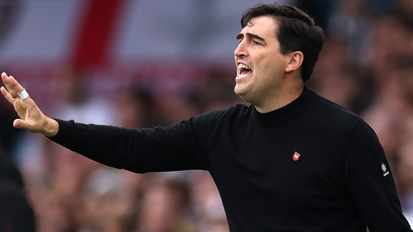 Bournemouth Manager Iraola Turns Linesman After Fulham Win 1 GettyImages 2237758643