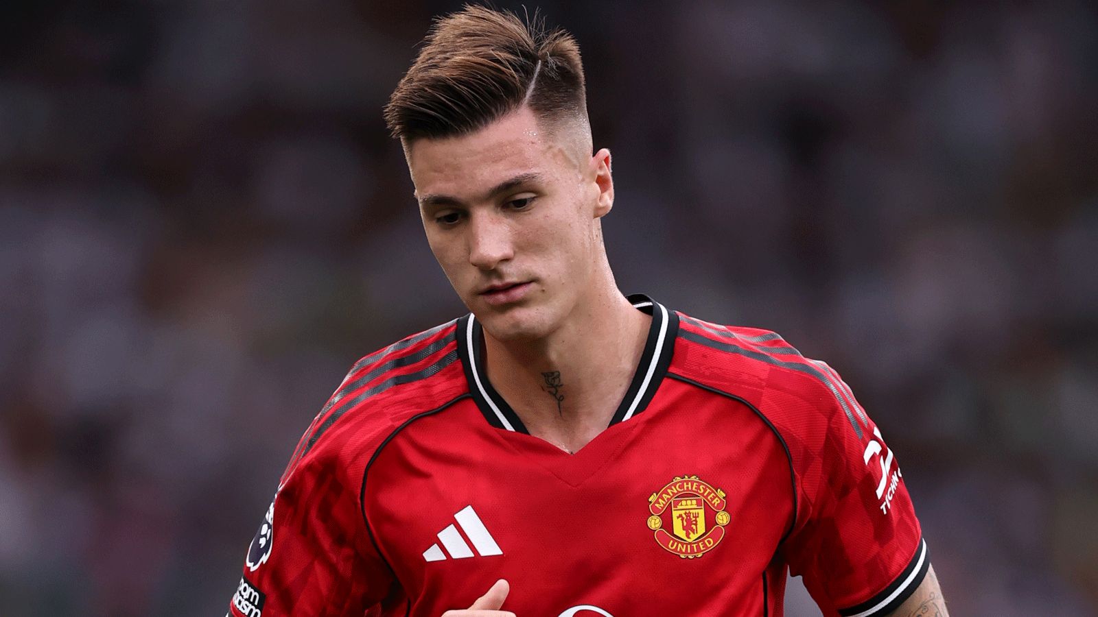 Shearer Criticizes Man Utd's Benjamin Sesko Transfer Fee 5 06 4