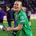 Hannah Hampton Named BBC Women’s Footballer of the Year 2 06 7