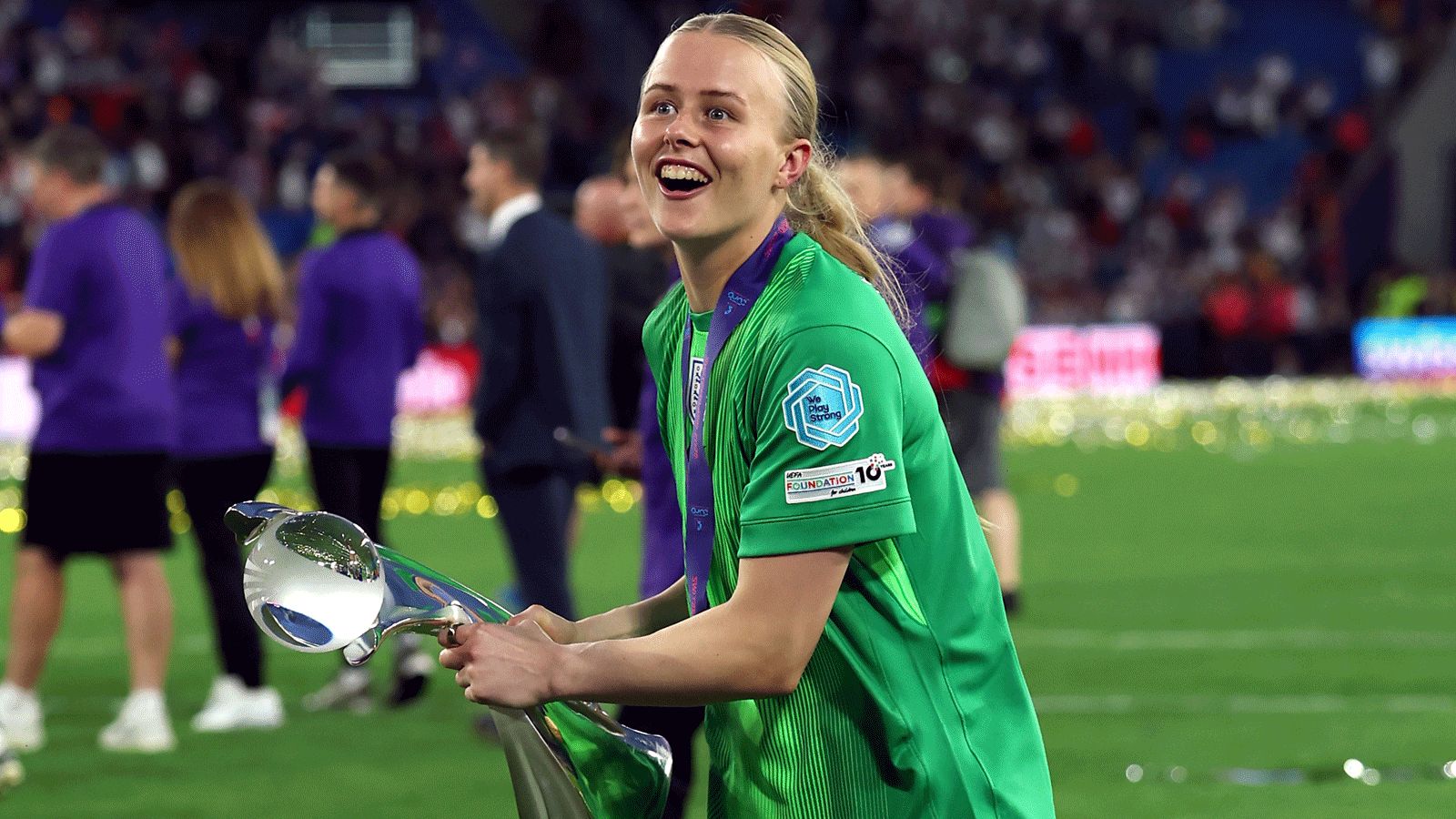 Hannah Hampton Named BBC Women’s Footballer of the Year 7 06 7