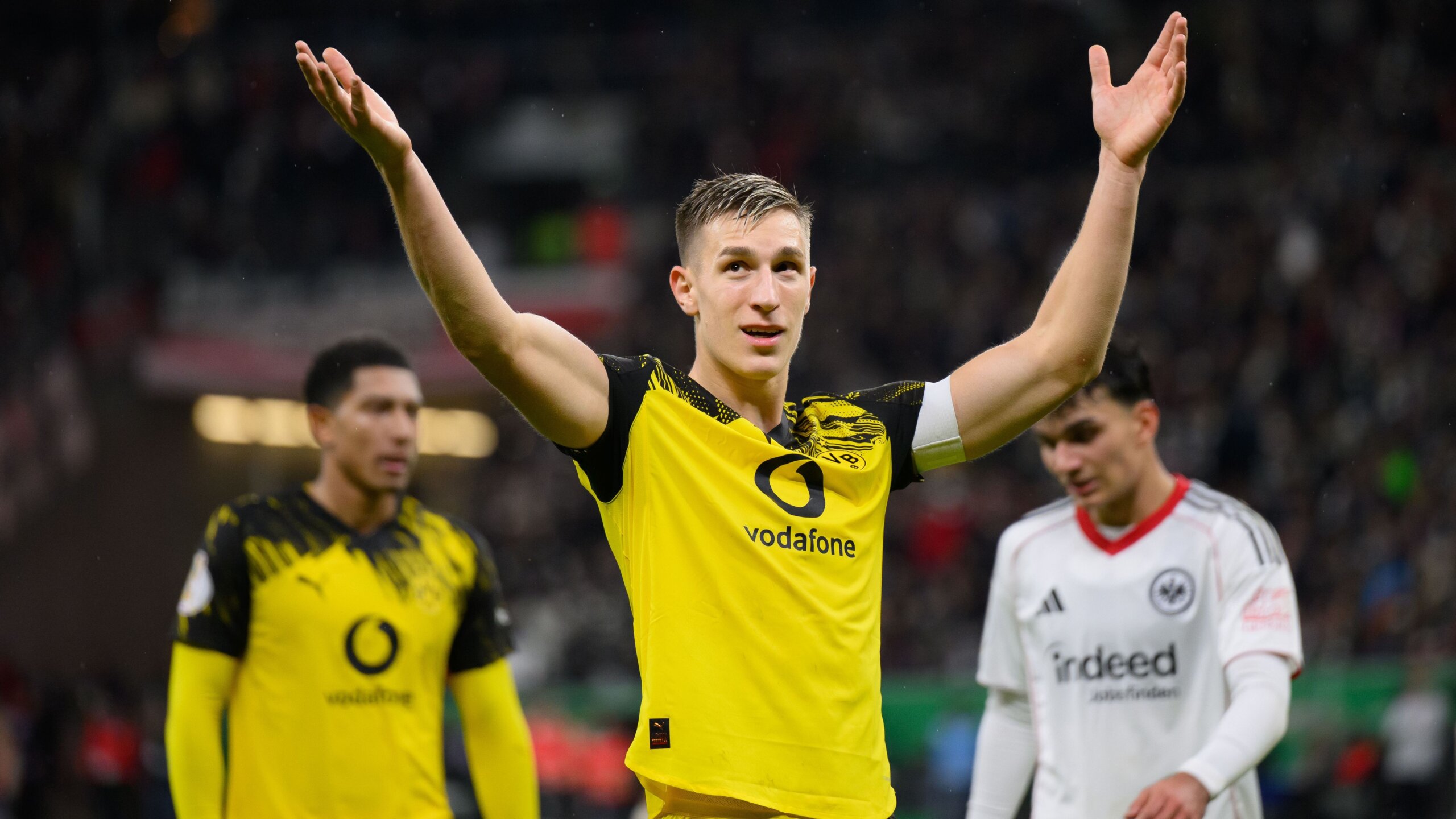 Schlotterbeck Transfer Saga: Bayern and Liverpool in Race 7 GettyImages 2243949406 scaled