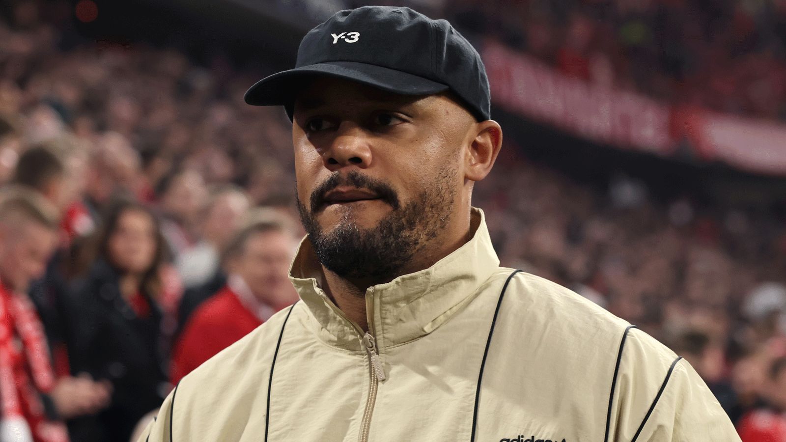 Wisdom Mike Incident: Bayern Munich Star Falls Asleep During Team Talk 4 06 14