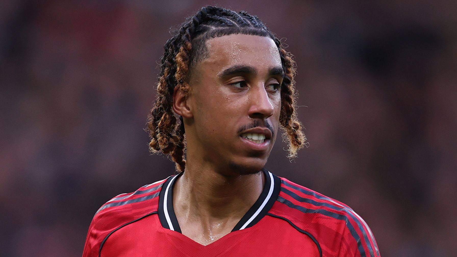Man Utd’s Defensive Crisis: Yoro Injury Leaves Carrick Short for Chelsea Clash 9 GettyImages 2264455816