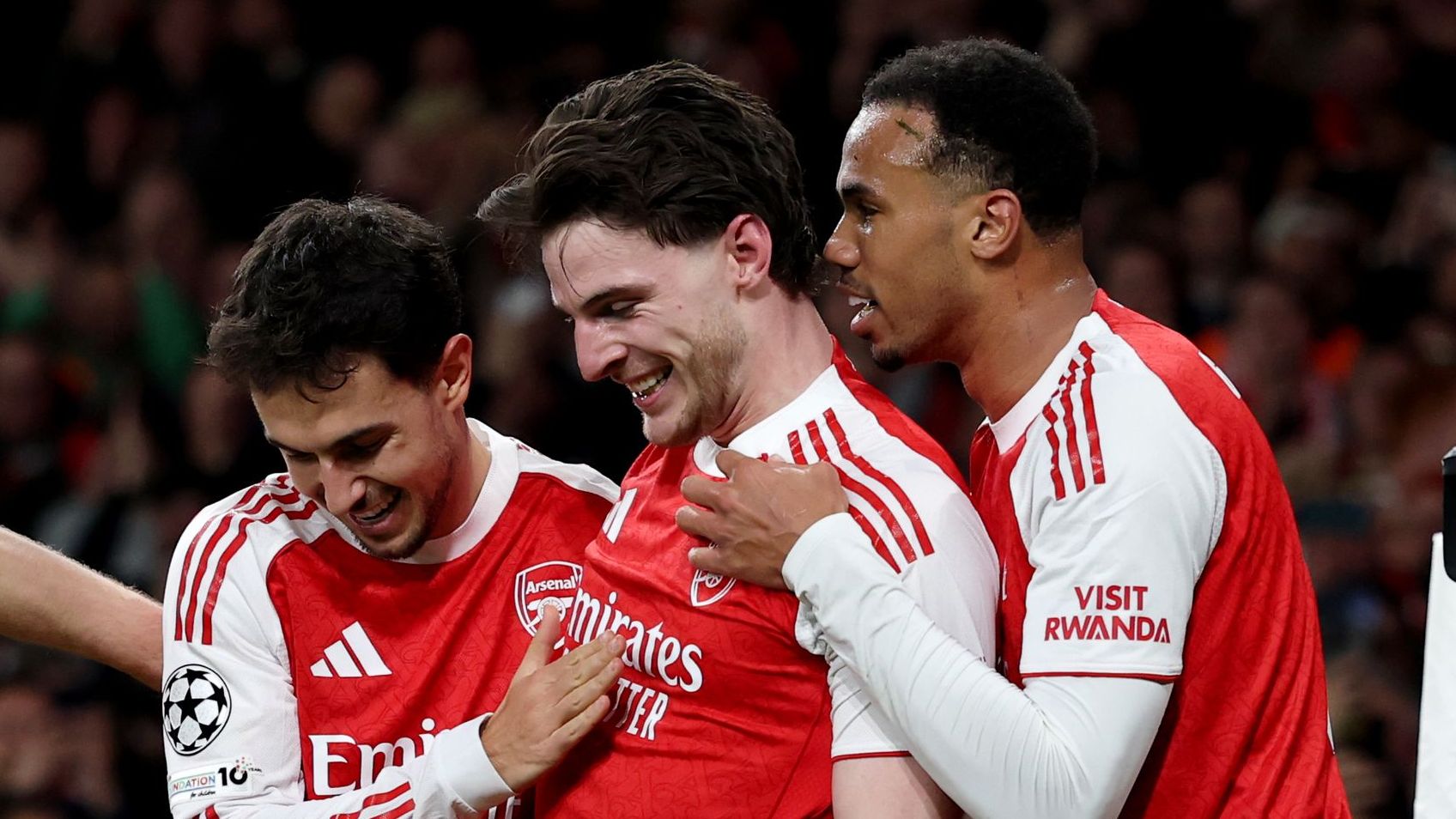 Scholes Wants Manchester United to Sign Arsenal's Declan Rice 6 GettyImages 2267099550