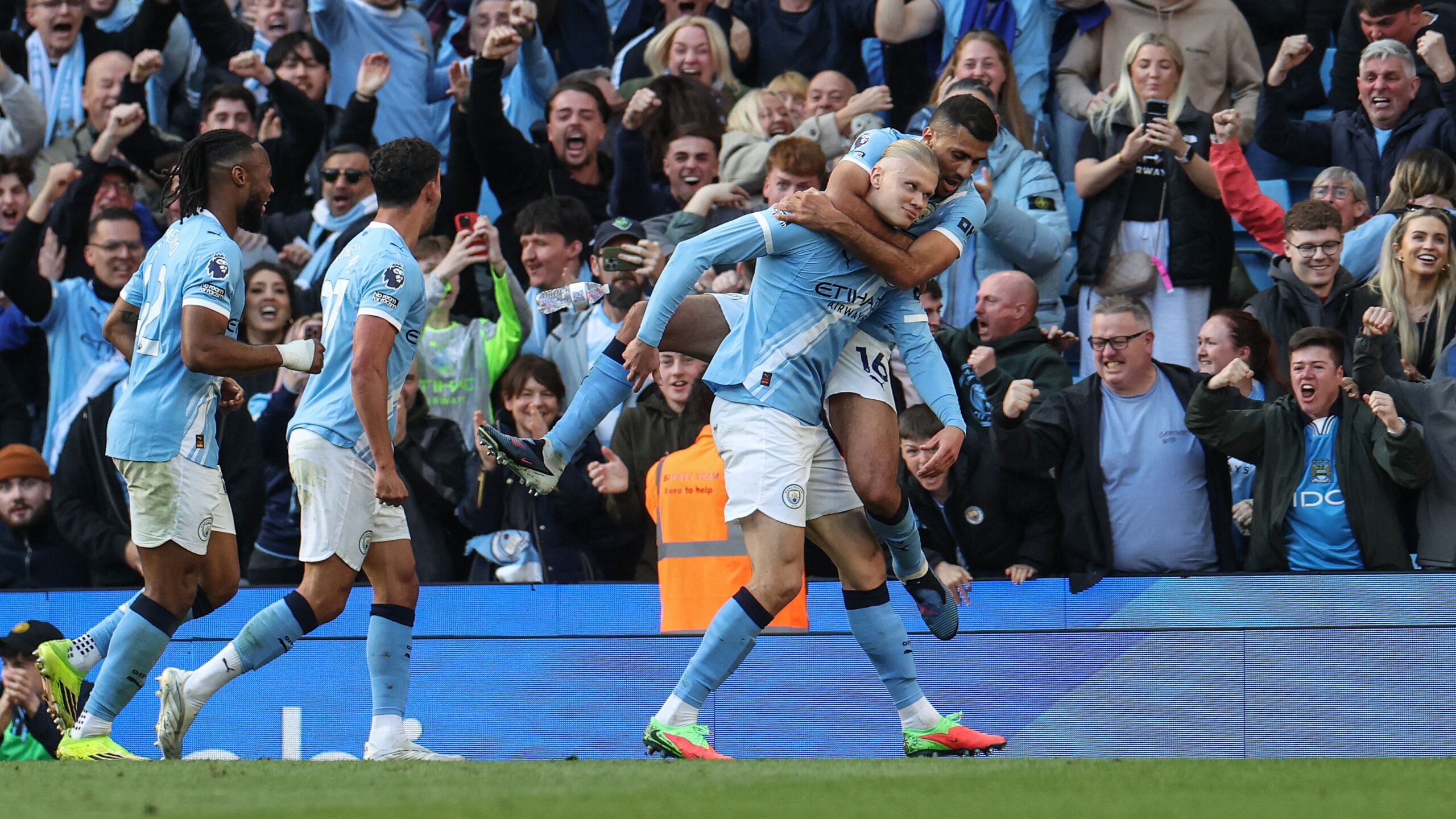 Man City’s Arsenal Win Celebrations Criticised by Wayne Rooney 9 GettyImages 2271551475 scaled
