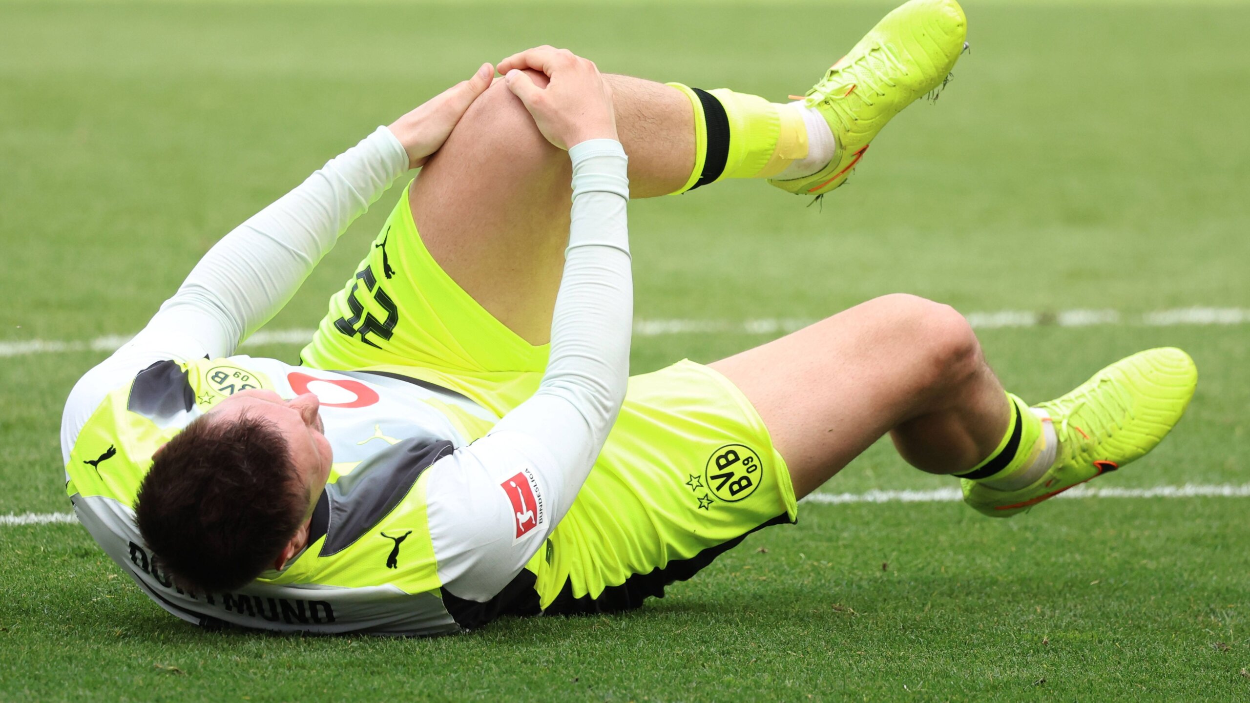 Niklas Süle's Final Dortmund Game Ends in Injury and Penalty Drama 1 imago1076260956 scaled