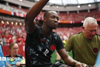 Canada midfielder Ismael Kone thanks teammates and fans after broken leg surgery 4 51826660 6c06 11f1 8546 8f19e4fe30f4