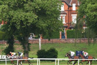 Four British racing meetings abandoned as extreme heat warning disrupts Wednesday schedule 6 b3463920 6e32 11f1 9fdc 51e252bb92b4