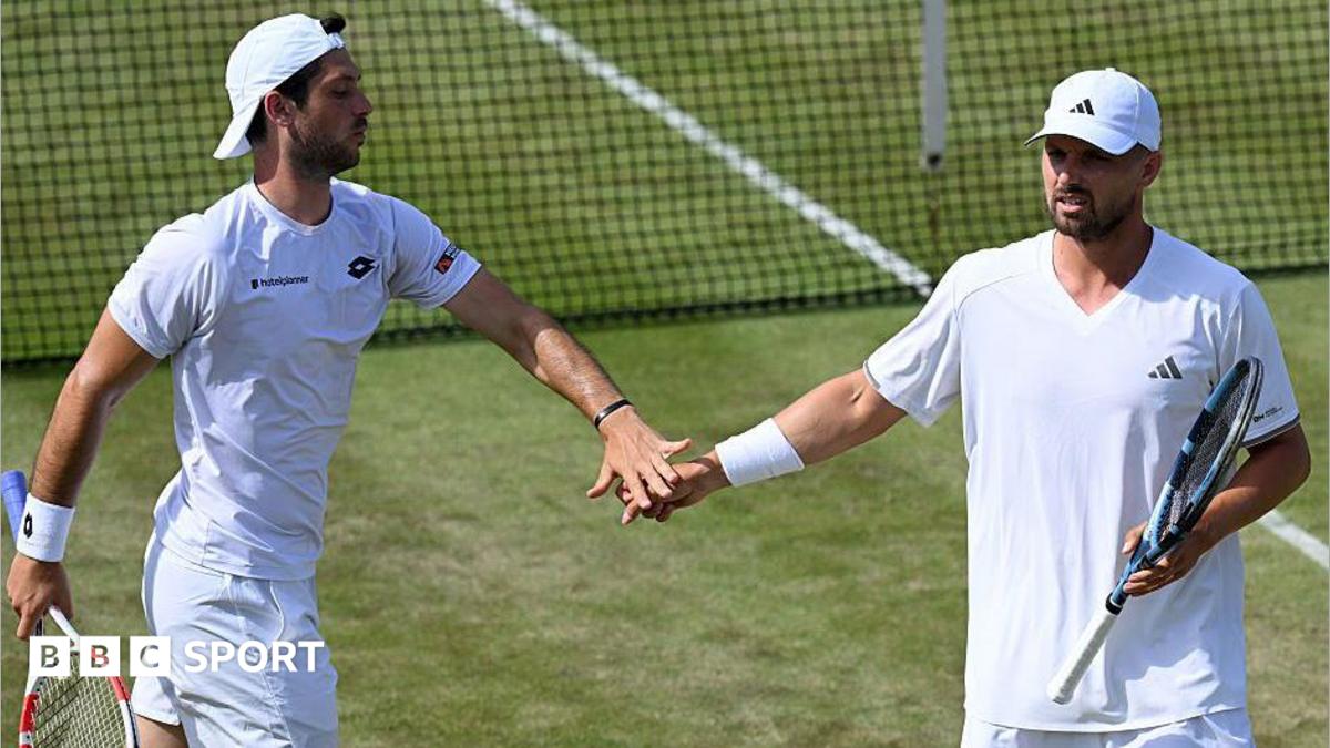 Julian Cash and Lloyd Glasspool keep Wimbledon doubles defence alive with three-set win 1 1573df60 7961 11f1 b461 8fc790ffbac8